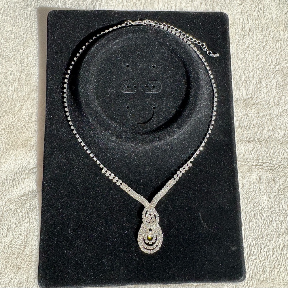Rhinestone Teardrop Necklace Silver Tone NWT - Picture 3 of 4